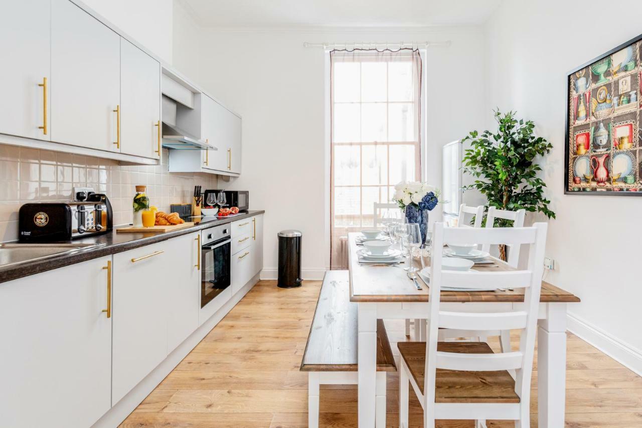 Bright & Spacious 4Beds Home - Kensington High Street-Olympia London Exteriör bild